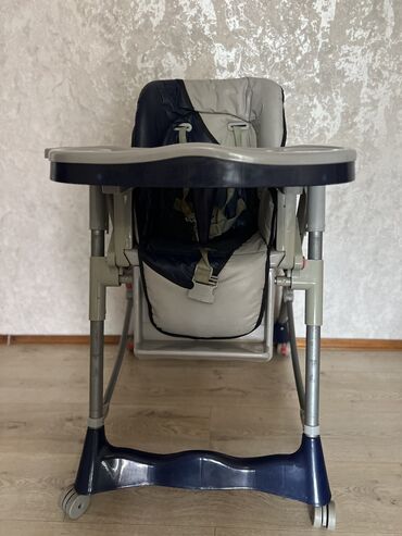 детская парта стульчик: Стульчик для кормления, состояние нормальное, высота регулируется, на