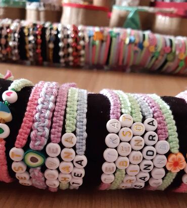 Narukvice: Narukvice Hand Made 150 vockice, 200 ime, 250 perlice Isporuka Slanje — 19