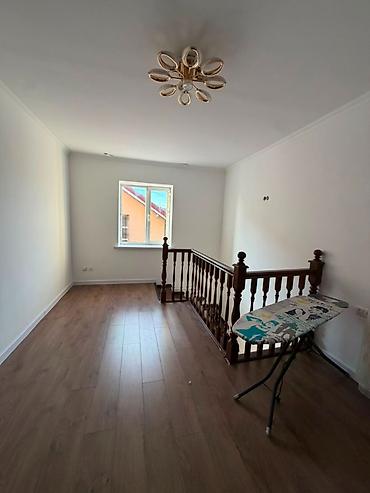 125 м², 5 бөлмө, Дене тарбия институту (КМДТжСА), Жаныбарлар менен болот
