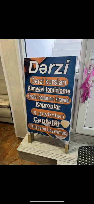 Digər mağaza avadanlığı: Reklam stendi. Hazir derzi ucundu. Istesez ozunuz basqa reklami