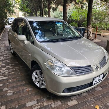 Nissan: Nissan Tiida sedan – gümüşü rəng Texniki xüsusiyyətlər və təchizat: - — 3