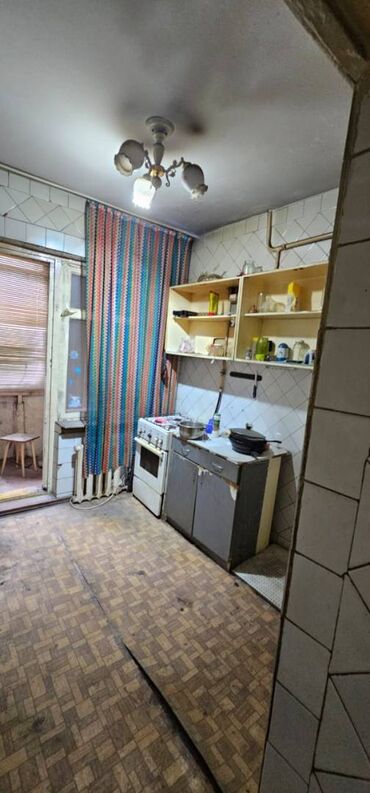 дом м: 3 комнаты, 71 м², 105 серия, 1 этаж, Старый ремонт