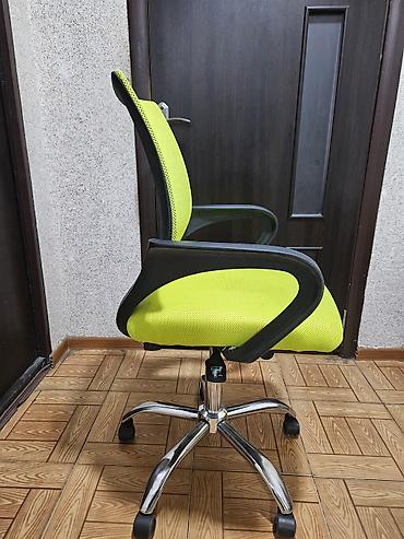 ofisde islenib: Təcili Ofis kreslosu – mesh arxa dayaq və metal ayaqlıq - Rəng — 1
