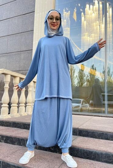 Спортивные костюмы: Спортивные костюмы — 3