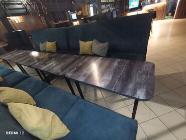 мебель в токмаке: Продаются комплект диванов и столов для заведения двух видов,цвет