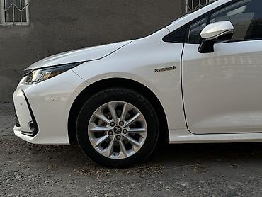 сиденье на рекс: Toyota Corolla: 2022 г., 1.8 л, Вариатор, Гибрид, Седан — 6