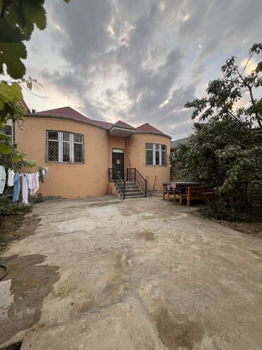 Дома: 4 комнаты, 120 м², Средний ремонт