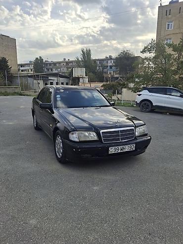 mercedes c63: Mercedes-Benz C-Class: 2.4 l | 1999 il Sedan — 7