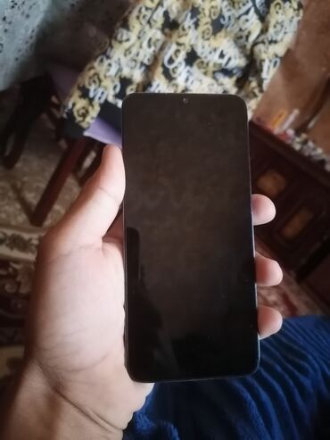 телефон fly fs526 power plus 2: Məhsul: Smartfon - Korpus: Düz kənarlı dizayn, açıq gümüş/ağ rəngli