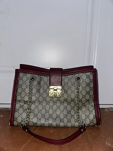 сумка для ноутбука 16 дюймов: Сумка-тоут Gucci GG Supreme с цепочными ручками, вместительная - — 1