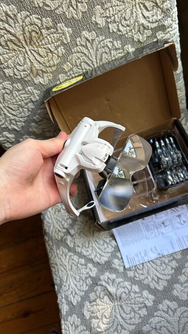 Eynəklər: Başlıq: LED işıqlı başa taxılan böyüdücü eynək dəsti, dəyişdirilə — 12