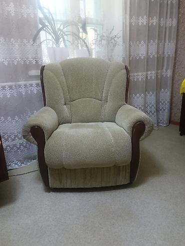 мебель в караколе: Диван +2 кресла

#диван 
#кресло 
#мебель — 3