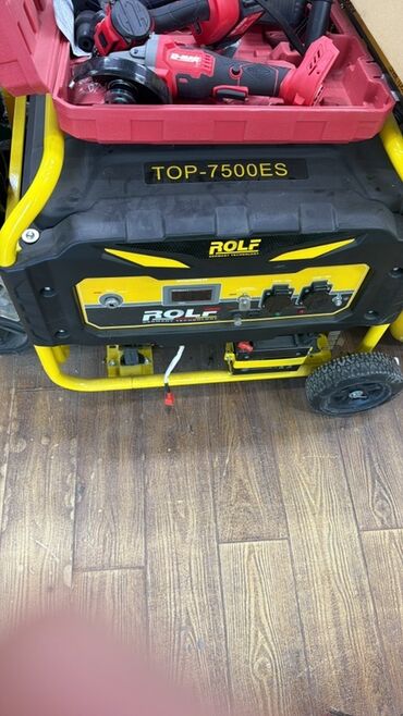 портативный генератор: Бензиновый генератор ROLF TOP-7500ES. Особенности и возможности: -