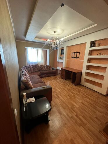 кв в мкр: 3 комнаты, 58 м², 104 серия, 3 этаж, Косметический ремонт