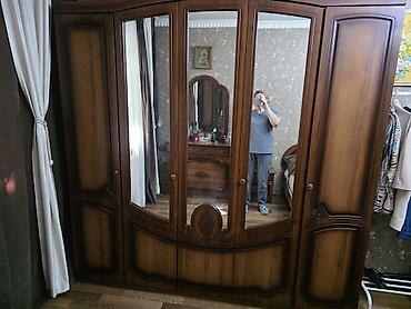 Спальный гарнитур в классическом стиле, цвет теплый орех, с резными