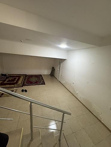 Sifarişlə ətir vitrinləri: Şəhərin tam mərkəzində ( İçəri şəhər metrosu. Sabir bağı — 12