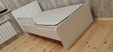 ağ uşaq krosovkaları: Uşaq mebeli çarpayilar,
sifarişle çarpayilar