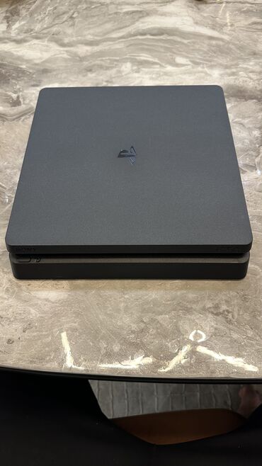 playstation 3 slim 500gb: Продаю PS4 Slim 500GB. В отличном состоянии. Привозной из США. С 1