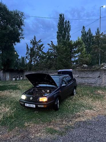 боковой тырмоо: Volkswagen Vento: 1992 г., 1.8 л, Механика, Бензин, Седан — 1