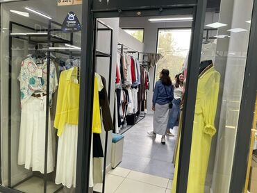 продаю бутик караван: Сдаю Часть магазина, В торговом центре, 8 м² Действующий, Частично с оборудованием, С ремонтом, Вода, Канализация, Отопление, Кондиционер, Видеонаблюдение и сигнализация