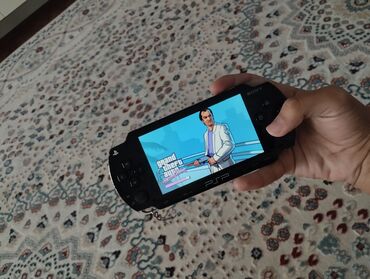 айфон 11 про макс цена в бишкеке в рассрочку: Портативная игровая консоль Sony PSP1001 в черном свете.Прошитая на 8