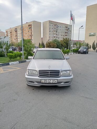 mercedes vito 7 1: Mercedes-Benz 230: 2.3 l | 2000 il Sedan