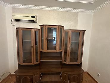 kitab skaflari: Mebel dəsti – vitrinli divar dolabı - Material: laminat/LDSP ağac — 1