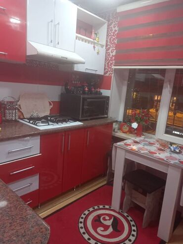 Uzunmüddətli kirayə mənzillər: Elmlərdə, Araz marketin yaxınlığında, 5 mərtəbəli binanın 2-ci — 6