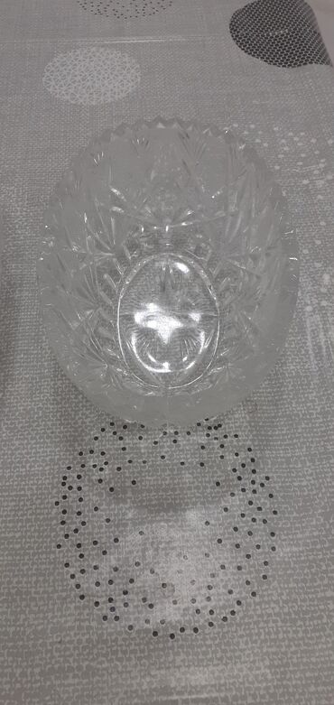 Konfet qabları: 2 ədəd oval formada meyvə qabı + 3 ədəd lodka formada . Hər biri 5azn — 9