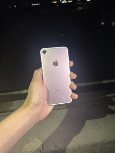 IPhone 7, 32 GB, Rose Gold, Barmaq izi