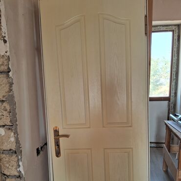 otaq qapilari sifarisi: Yataq otağı üçün İşlənmiş Otaq qapısı 90x205 sm Zamok ilə, Zəmanətsiz, Ödənişli quraşdırma, Ünvandan götürmə