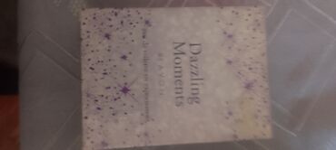 mokasine sa krznom: Kutija za poklon „Dazzling Moments“ sa Avon logom, idealna za