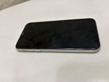 Stəkanlar: IPhone 11, 128 GB