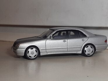 знаете модель из видео: Mercedes Benz W210 Avantgard