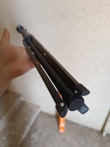 demir wifir: Tripod (0,4-2,2 metr) Telefon, mikrofon, projektor, videokamera və