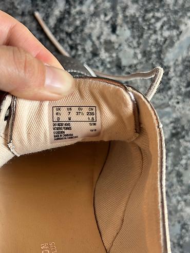 супер модные кеды: Новые Кросовки (кеды) Clarks 37 размер 3000 сом — 3