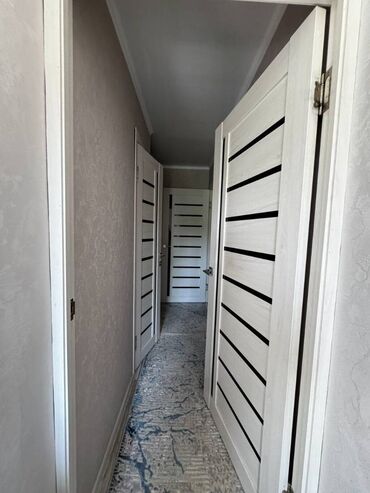 3 комнатная квартира 104 серии: 1 комната, 31 м², 104 серия, 3 этаж, Косметический ремонт