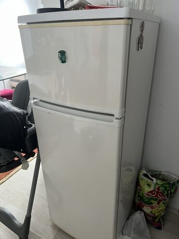 муздаткычтар буу: Двухкамерный холодильник с верхней морозильной камерой. Особенности