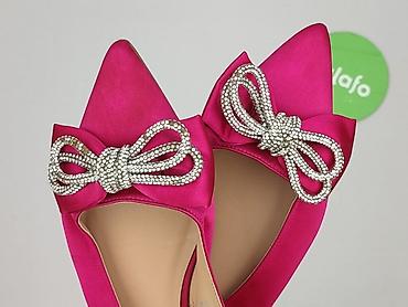 catwalk buty ccc: Różowe slingbacki damskie z satynowym połyskiem i kryształową ozdobą — 5