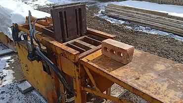 Другое оборудование для производства стройматериалов: Гидравлический вибропресс-станок для производства бетонных блоков — 12