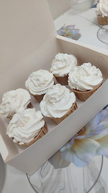 Выпечка, хлебобулочные изделия: Домашняя выпечка на заказ. Ассортимент: - Капкейки с — 12