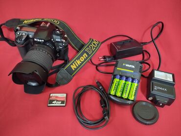 nikon d3200: Nikon D200 yaxşı vəziyyətdədir