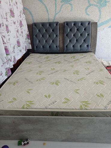 кровати двуспальная: Двуспальная кровать с мягким изголовьем матрасом Aloe Vera at lalafo.kg кровати двуспальная: Двуспальная кровать с мягким изголовьем матрасом Aloe Vera