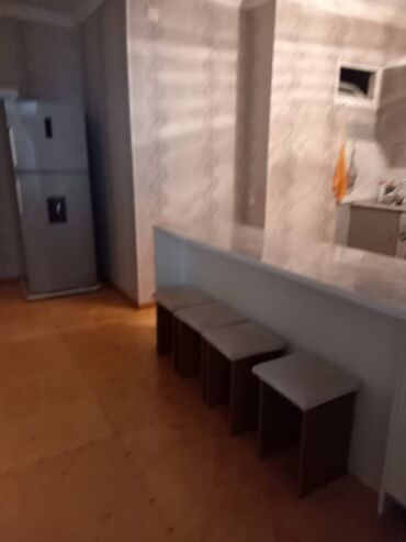 göygöl rayonunda evlərin alqı satqısı: Göygöl, 5 otaqlı, Köhnə tikili, 107 kv. m