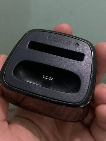 8800 nokia carbon: Nokia 8800 üçün altlıq iki çıxışlı micro usb girişli çıxışlı Nokia