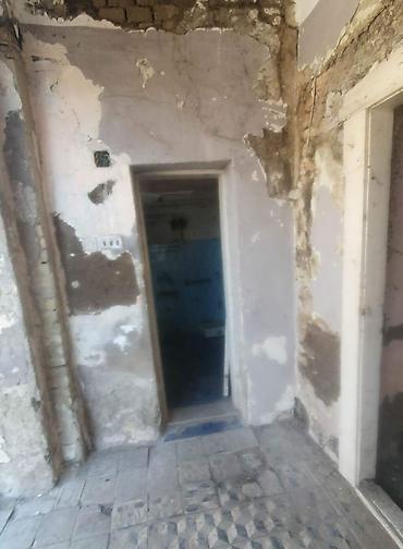 Kuće na prodaju: Stara kuca u Kucuri na prodaju Kuca je za restauraciju. Od naboja — 10