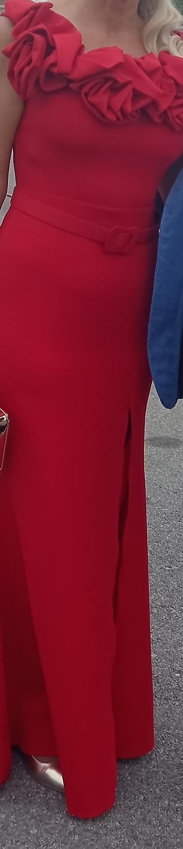 haljina crvena: Elegantna duga crvena svečana haljina - Model: uska silueta sa blago — 1