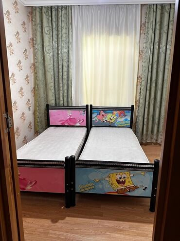 Uşaq üçün maşın çarpayıları: Oğlan və qız üçün, İşlənmiş, Çarpayı, Bazasız, Matras ilə, Siyirməsiz