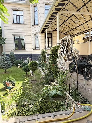 Продажа коттеджей и домов: ПРОДАЕТСЯ ШИКАРНЫЙ ЧАСТНЫЙ ДОМ 🏠💫
Ж/М Арча-Бешик 📍 — 1