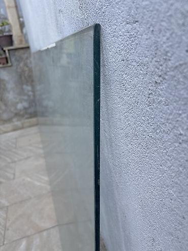 Şəxsi əşyalar: Temperli şüşə 300×120 sm, 12 mm Satılır. Ölçüsü 300×120 sm, qalınlığı — 3